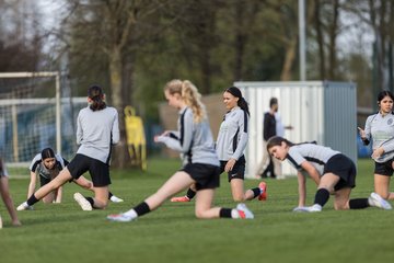 Bild 53 - wBJ Hamburger SV - Eimsbuettler TV : Ergebnis: 4:0